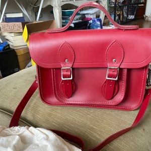 NWT Cambridge Satchel classic 11 in magnetic closure WITH top handle